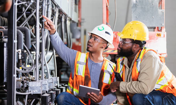 Best Licensed Electrician  in Freer, TX